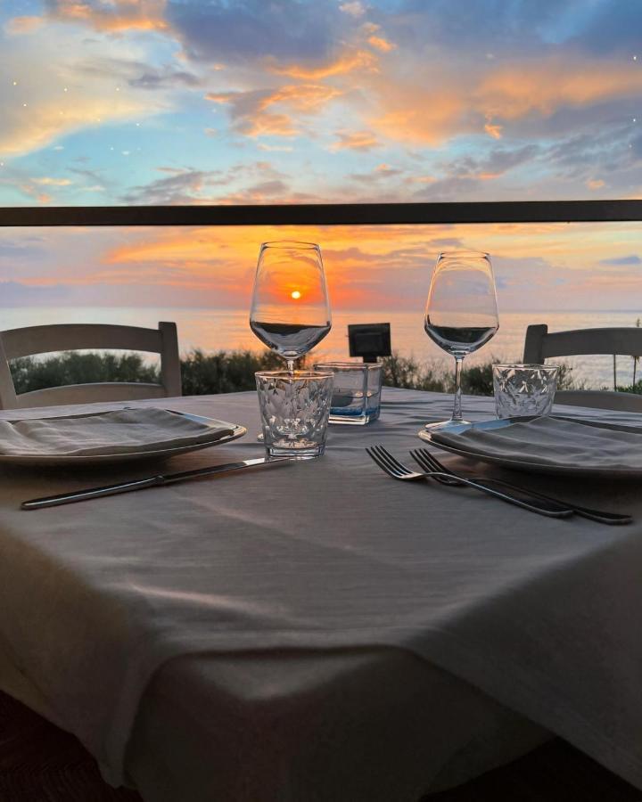 Capo Nettuno Hotel Capo dʼOrlando エクステリア 写真
