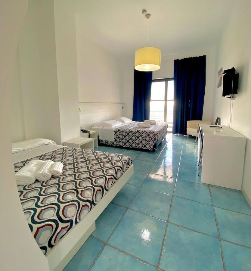 Capo Nettuno Hotel Capo dʼOrlando エクステリア 写真