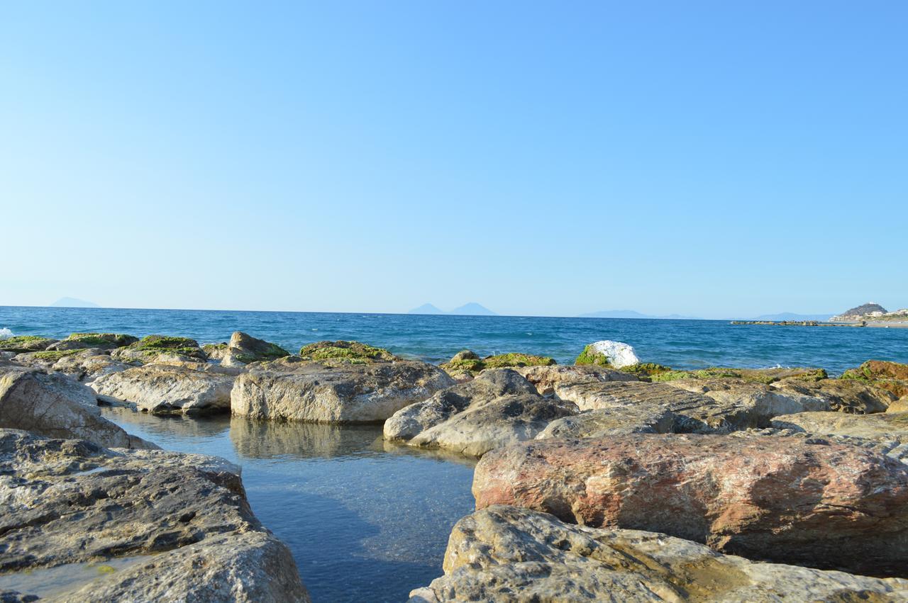 Capo Nettuno Hotel Capo dʼOrlando エクステリア 写真