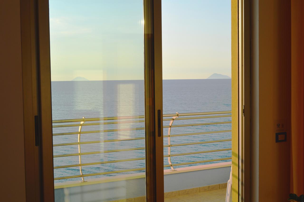 Capo Nettuno Hotel Capo dʼOrlando エクステリア 写真