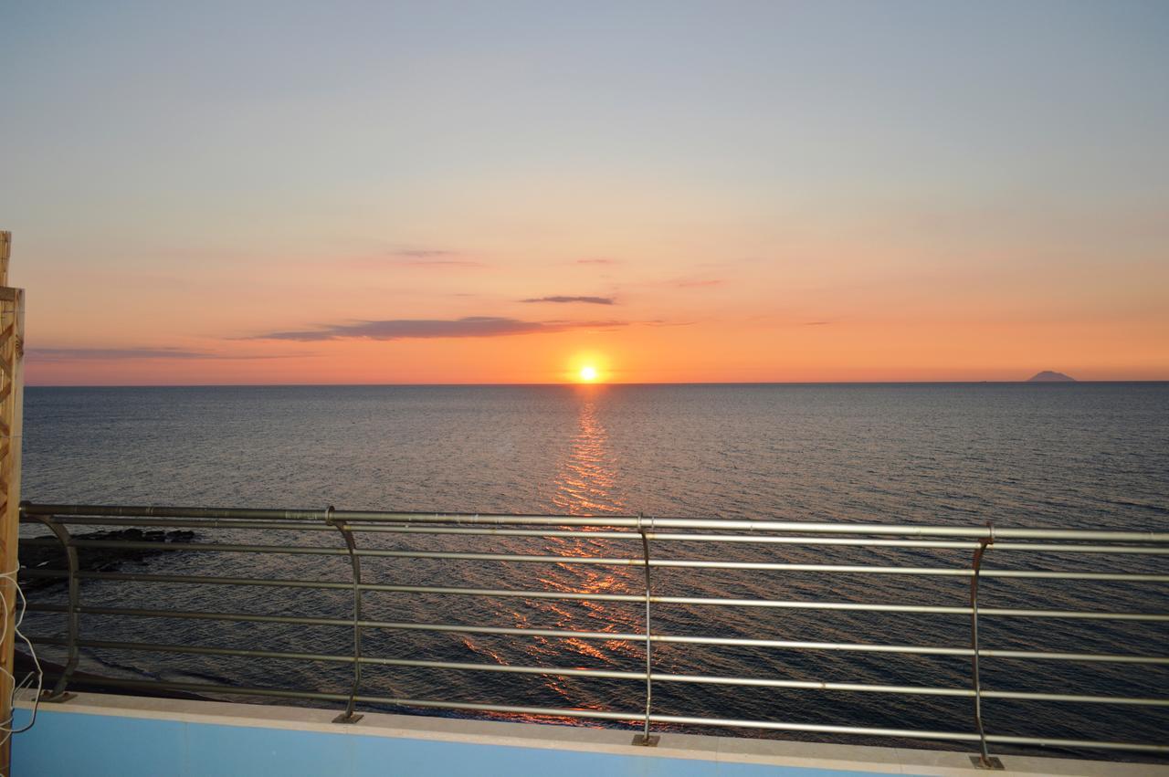 Capo Nettuno Hotel Capo dʼOrlando エクステリア 写真