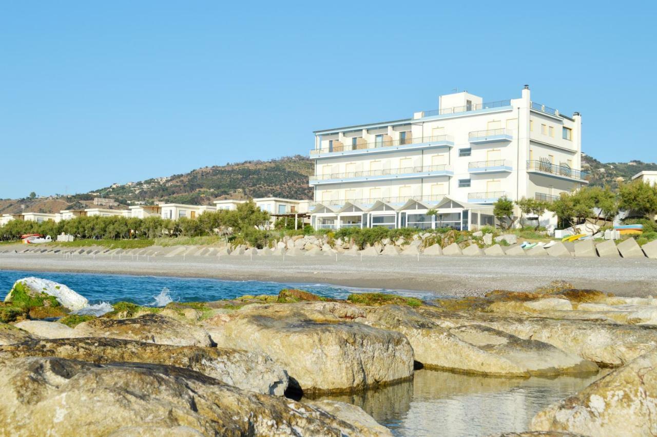 Capo Nettuno Hotel Capo dʼOrlando エクステリア 写真
